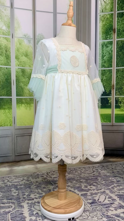 Quaresma Ceremony Dress